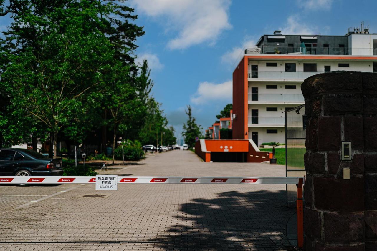 Butique Apartman Balatonlelle Exterior foto